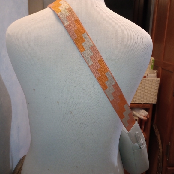 Coach wristlet and urban outfitters bag!! - Picture 7 of 12